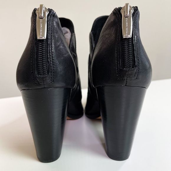Vince Camuto Levana Heeled Booties Back Zip Perforated Leather Black 9 NWOT - Picture 4 of 8